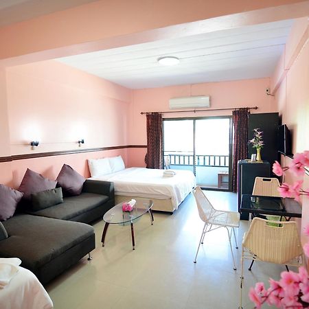 Hotel The Famous House - Jomtien Esterno foto