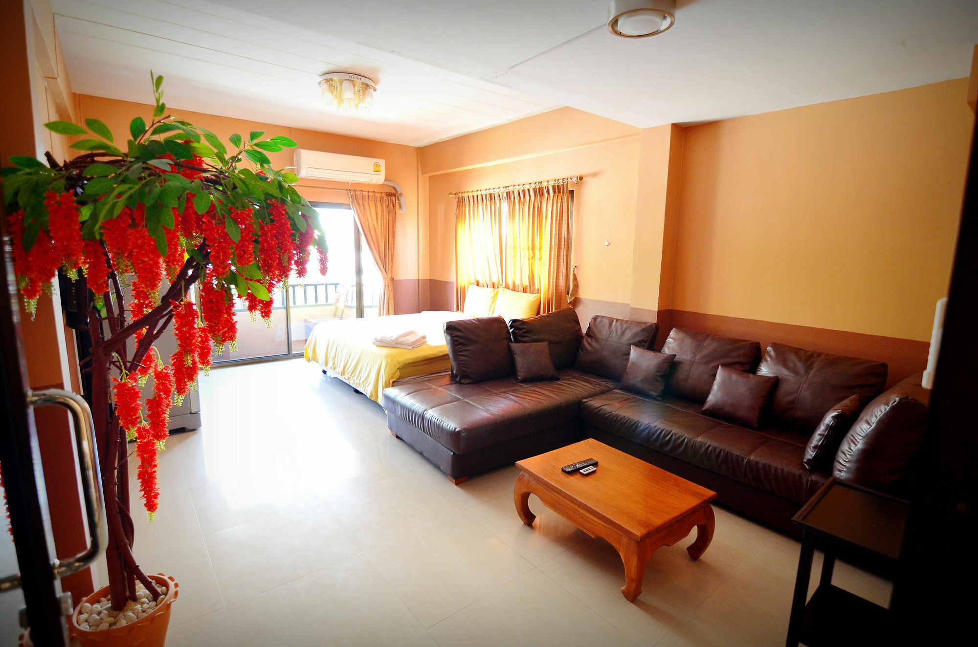 Hotel The Famous House - Jomtien Esterno foto